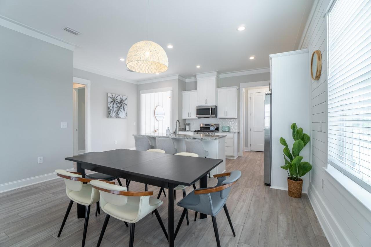 ~spacious Near W/ Game And Community Pool~ *