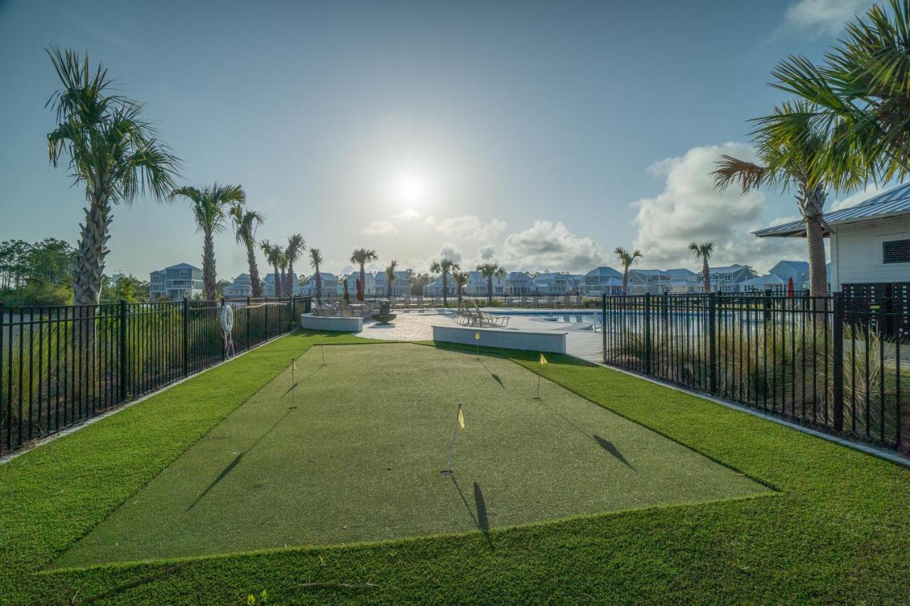 Holiday home ~spacious Near W/ Game And Community Pool~