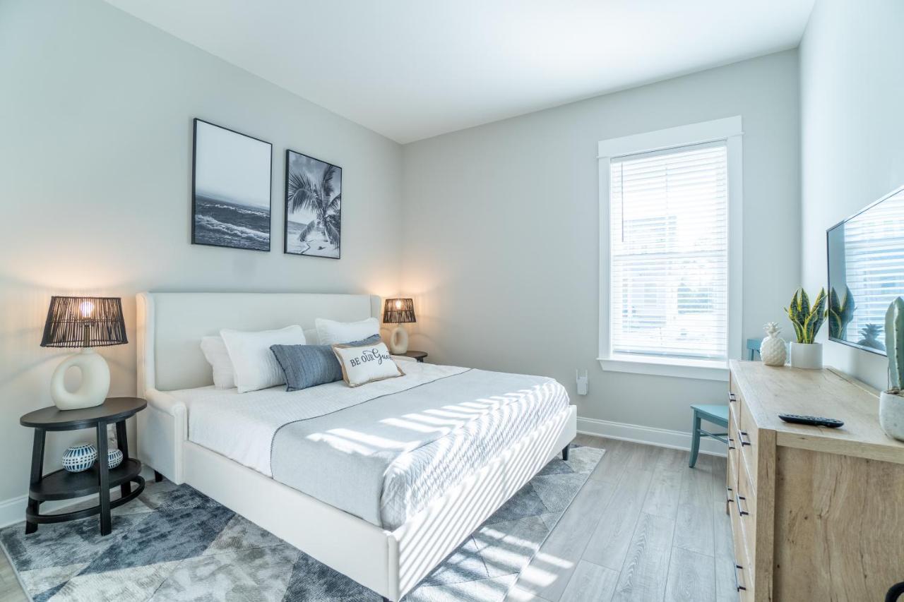 ~spacious Near W/ Game And Community Pool~